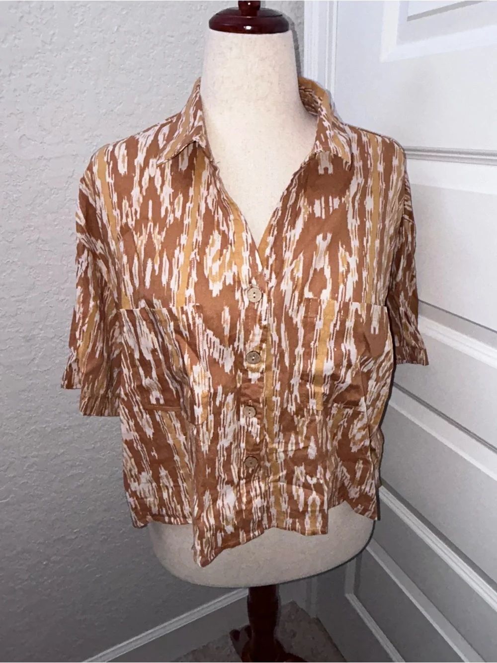 New, Christian Siriano New York Geometric Ikat Short Sleeve Crop Shirt